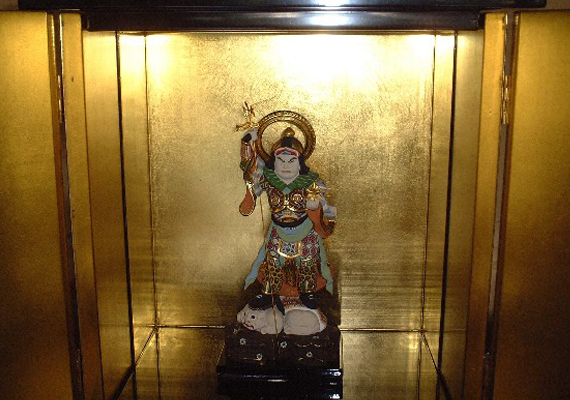 すみれ・しだれ桜の毘沙門天「写真」